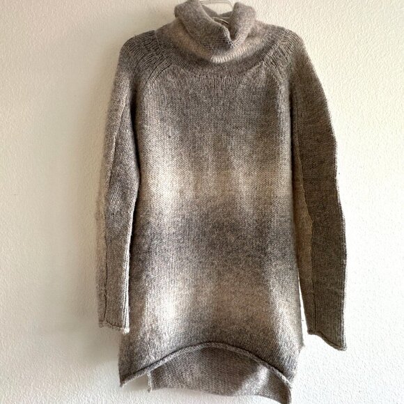 Wilfred Aritzia Alpaca blend Cowl Neck Oversized Ombre Beige Grey Sweater Small - Picture 1 of 9